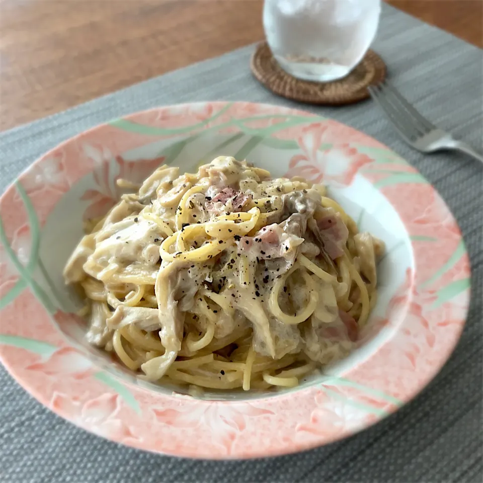 ベーコンときのこのクリームスパゲッティ🍝|𓇼 Ⓢ Ⓗ Ⓘ Ⓝ Ⓞ Ⓑ Ⓤ 𓇼さん