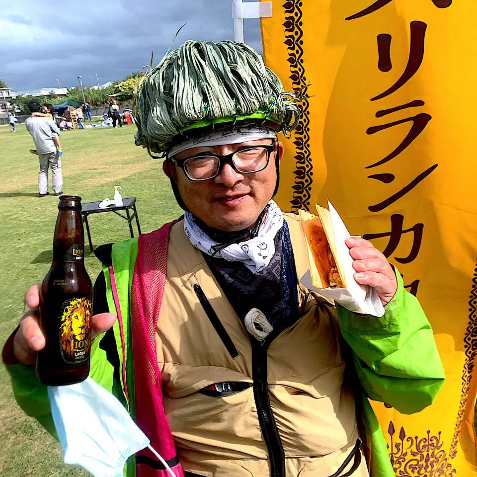 Snapdishの料理写真:LION beer と たこせん|dabasyuさん