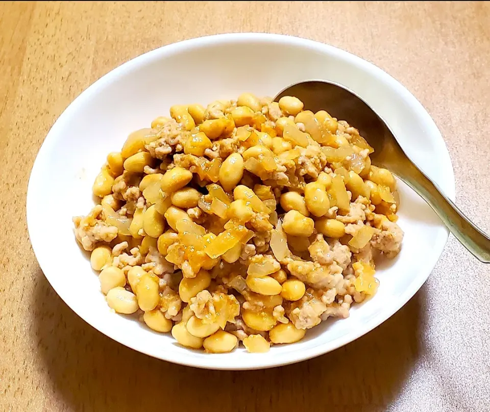 挽き肉と大豆と玉ねぎの味噌ラー炒め|ナナさん