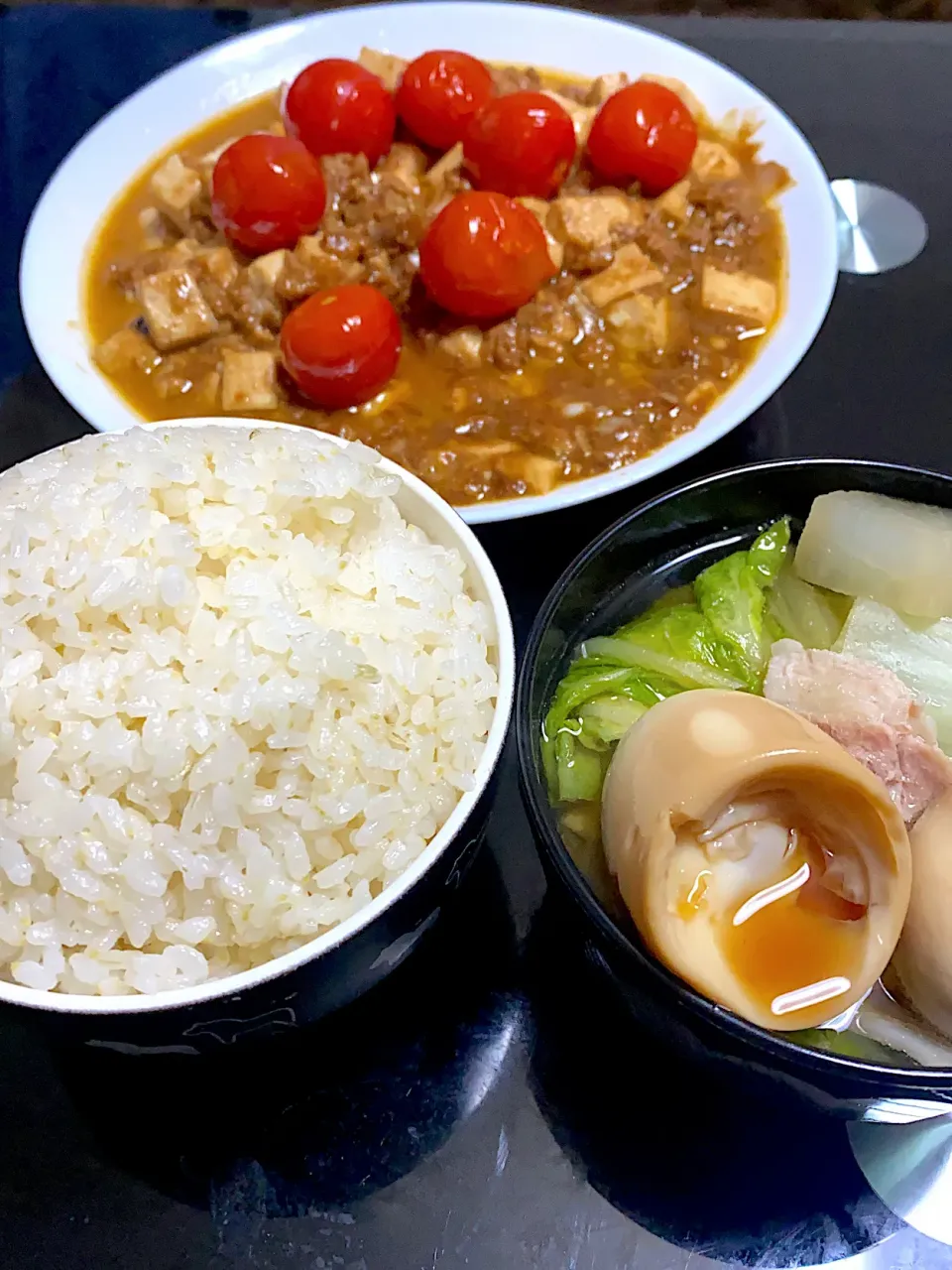 Snapdishの料理写真:麻婆豆腐と豚バラ白菜ミルフィーユ＋煮卵|りょうさん