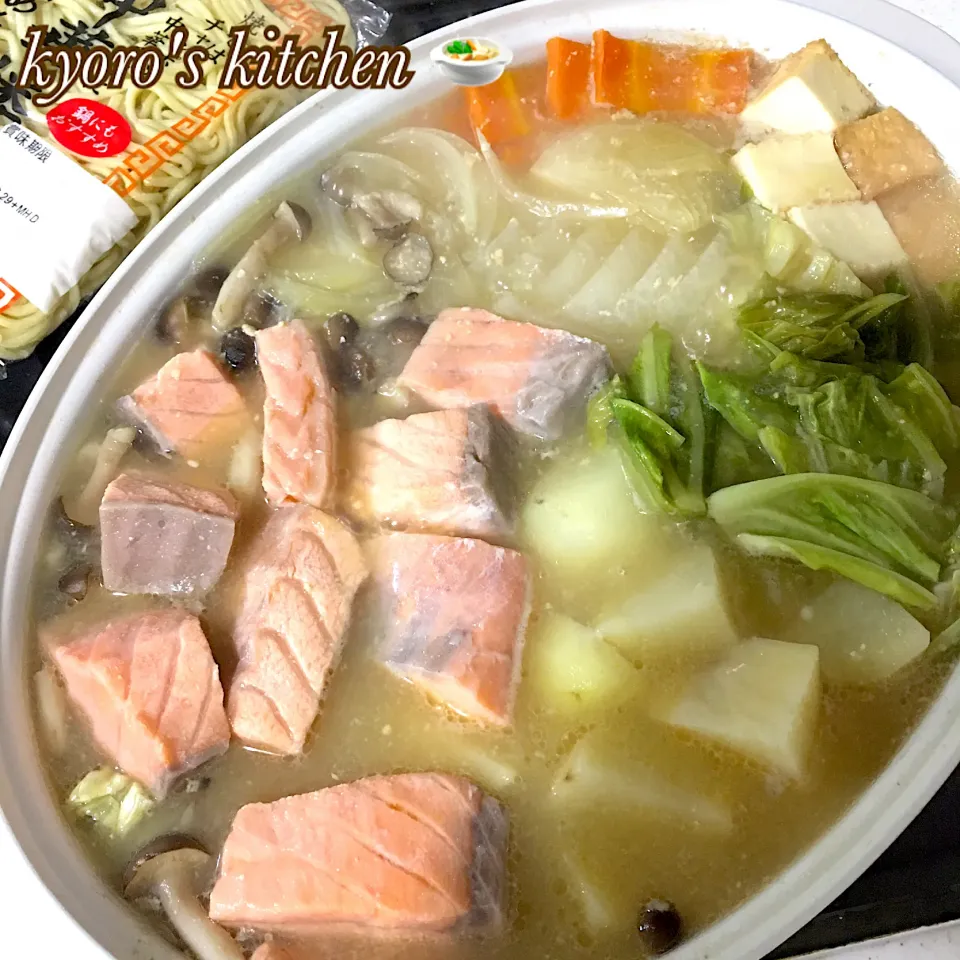 Snapdishの料理写真:2020/12/20 はじめての石狩鍋🍲|kyoroさん