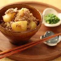 じゃがいもとひき肉のバターしょうゆ煮