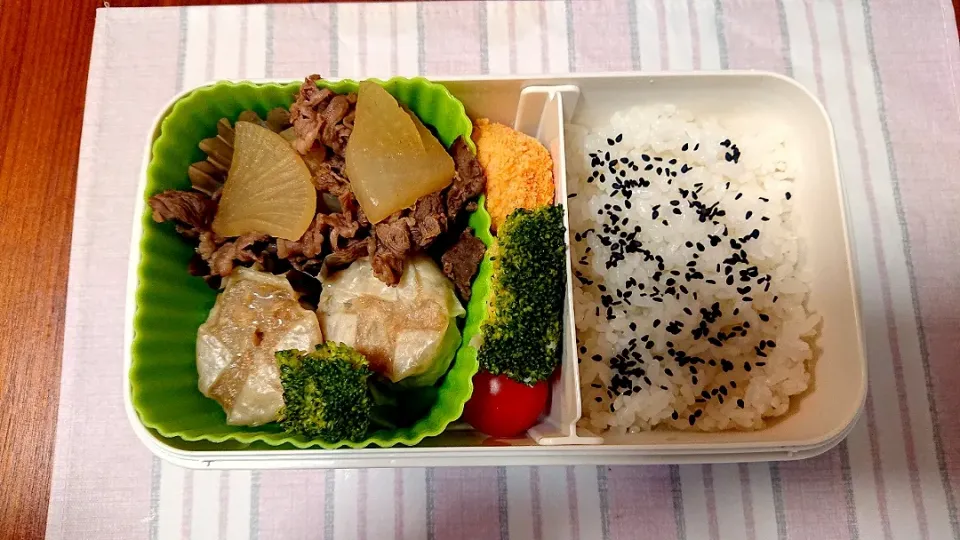 牛肉と大根の煮物❤️旦那さんお弁当🎵😊|かおるcitronさん