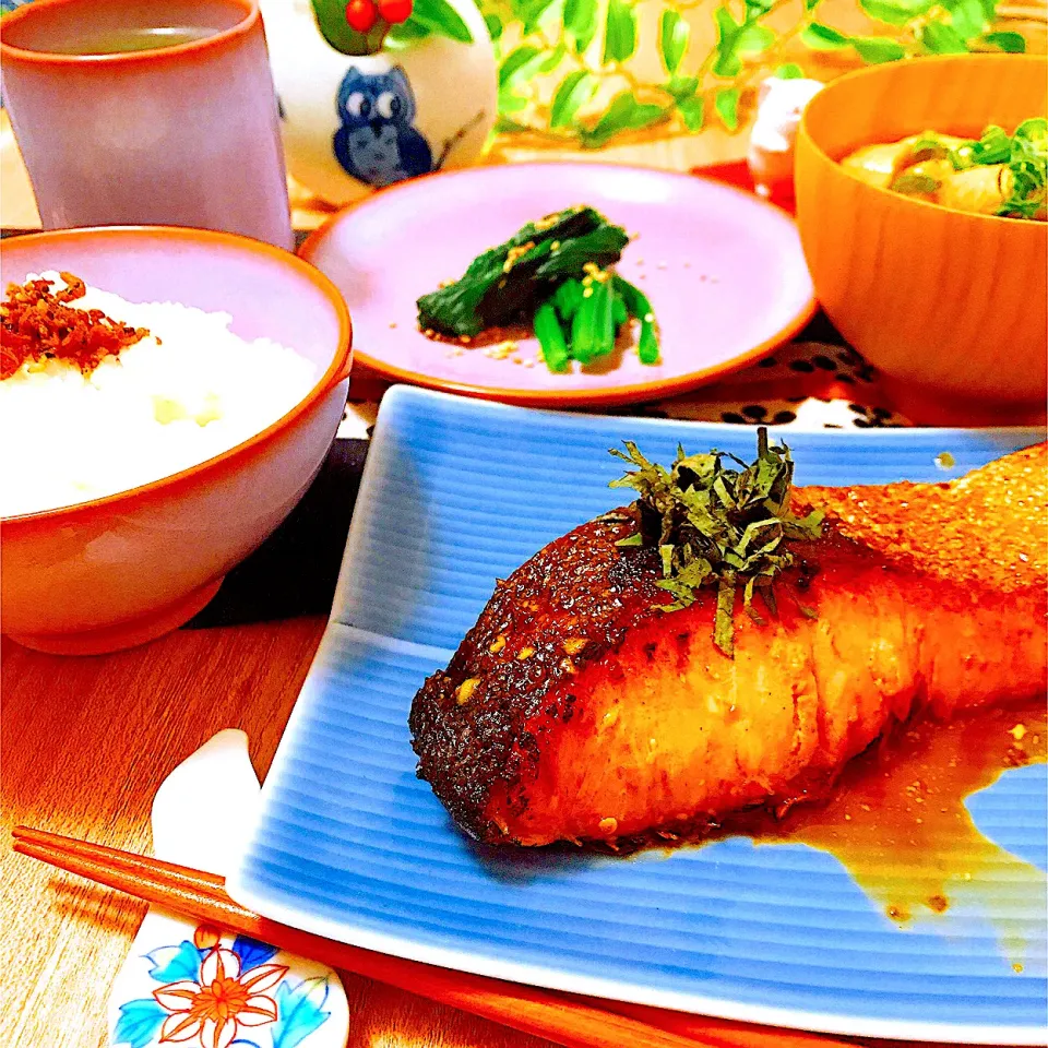 今夜は和食　🐟サーモンソテーのわさびマヨソイソース😋|Sの食卓さん