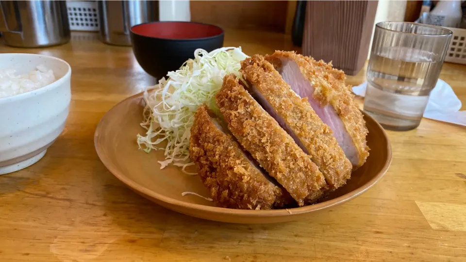 愛知県名古屋市天白区塩釜口　洋食工房パセリのロースカツ定食L|タカちゃんさん