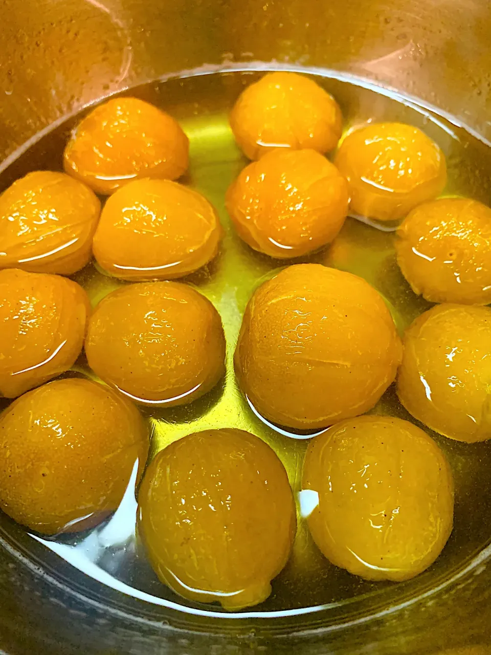 キンカンの甘露煮　冬至に"ん"が2つ付く食べ物🍊甘ーく煮えたよ❣️冷まして食べてみよう|いちごさん