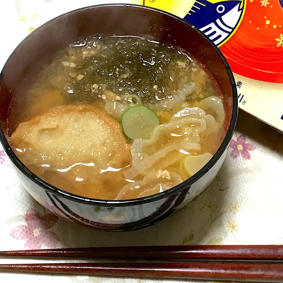 油麩ととろろ昆布の味噌汁|つるひめさん