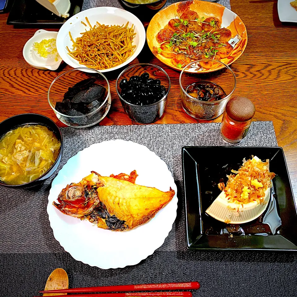 キンメの開き、長芋ステーキ、きんぴら、朧豆腐|yakinasuさん