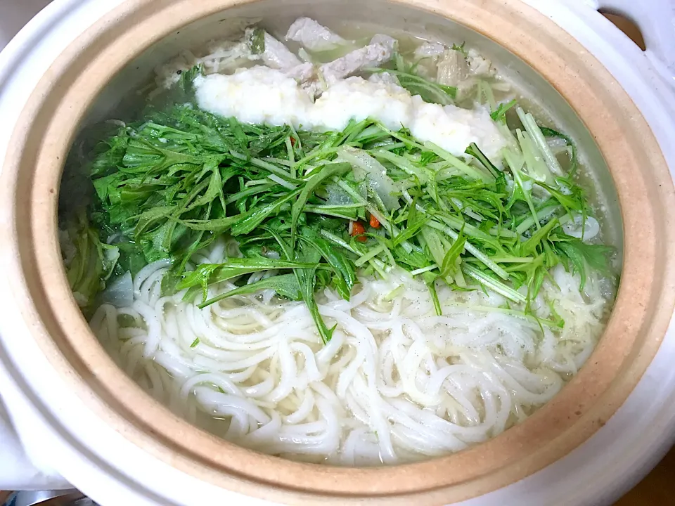 糖質ゼロ麺でフォー風お鍋に( ´͈ ᗨ `͈ )◞♡⃛|さくたえさん