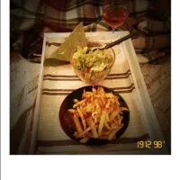 #salad #friedpotatoes #pinkwine|What else did Madeline cookさん