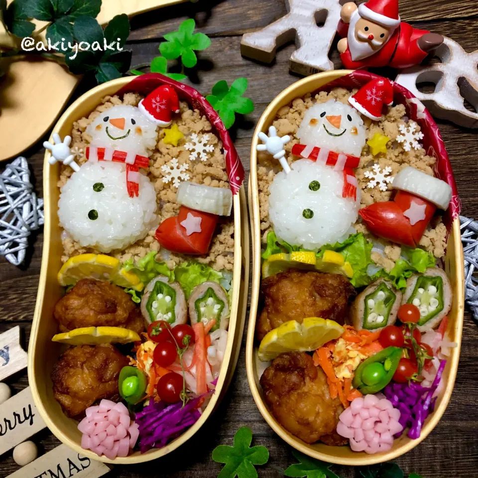 Snapdishの料理写真:雪だるまそぼろ弁当|Akiyoෆ¨̮⑅さん