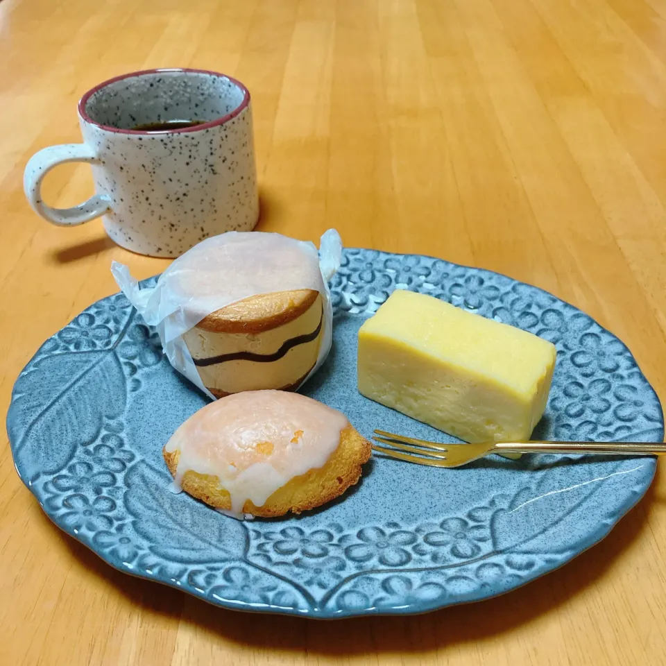 ホワイトチョコテリーヌ・レモンケーキ　キャラメルナッツのクッキーサンド🍪|ちゃみこさん