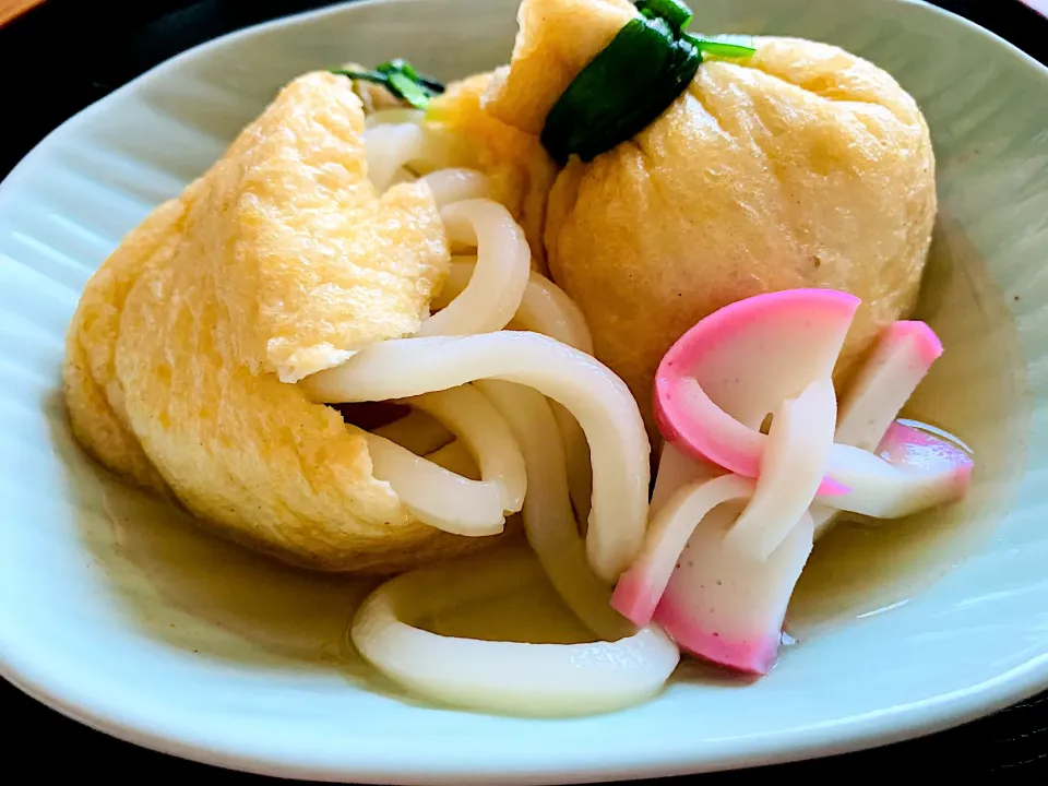 Snapdishの料理写真:きつねうどん🦊油揚げの中身はうどんでした😁日の出料理酒モニターしてます|いちごさん