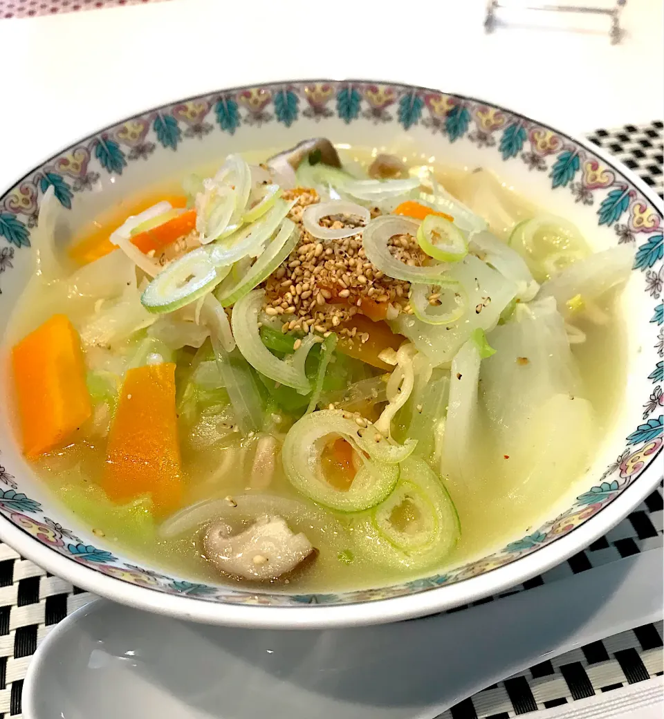 サッポロ一番塩ラーメン🍜|ナムナムさん