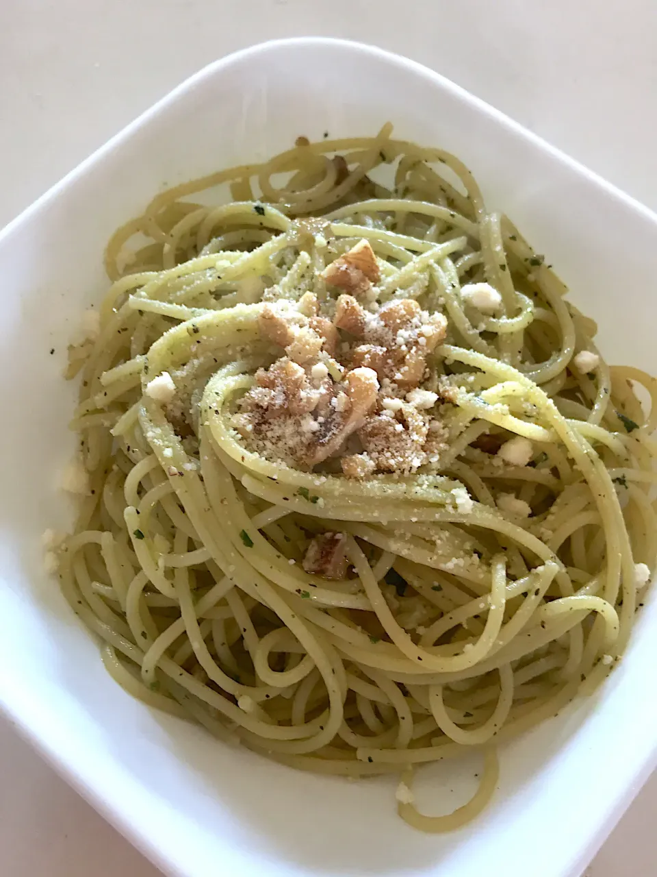 Snapdishの料理写真:テレワークの日ランチ🍝ジェノベーゼ😋|ノムリエさん