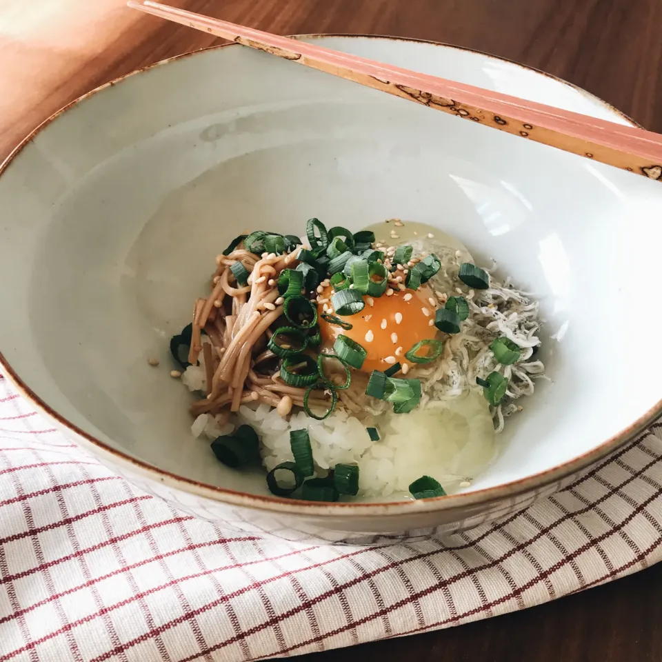 Snapdishの料理写真:なめ茸としらすの丼|麻紀子さん