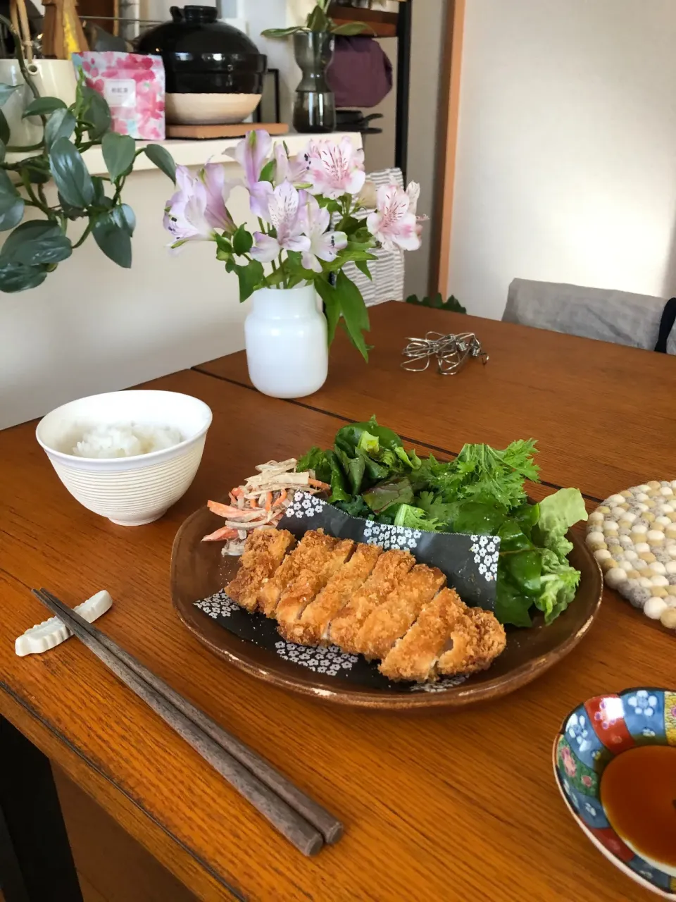 お昼はトンカツ定食◡̈|Roooriさん