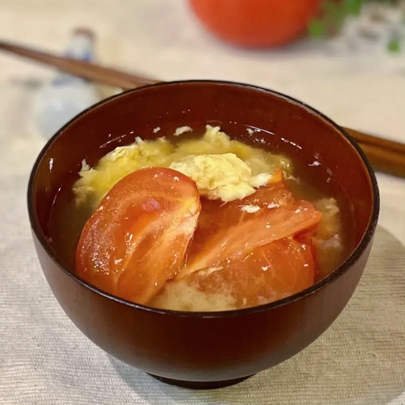 Snapdishの料理写真:トマトと卵のふわふわお味噌汁🍅🐣|48.comさん