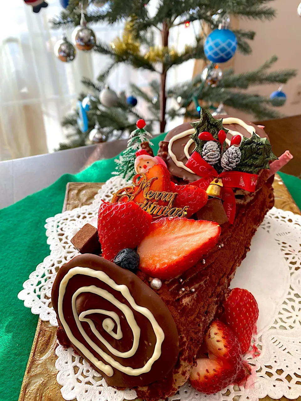 Snapdishの料理写真:ブッシュドノエル🎄|Chiharϋnさん