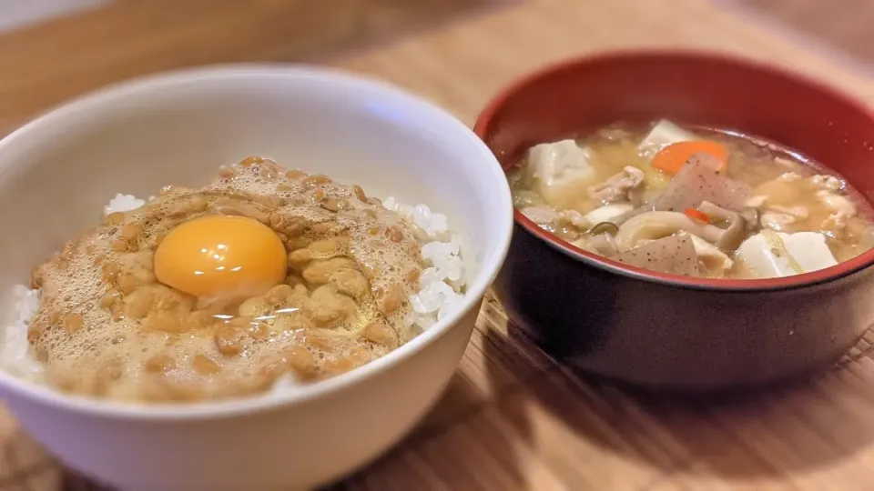 納豆卵かけご飯&豚汁〜
の晩ごはん✨|kaz(*･ω･)さん