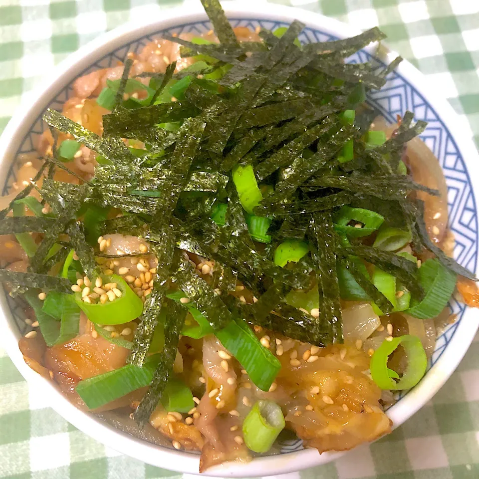 豚玉丼|こじゅわいさん