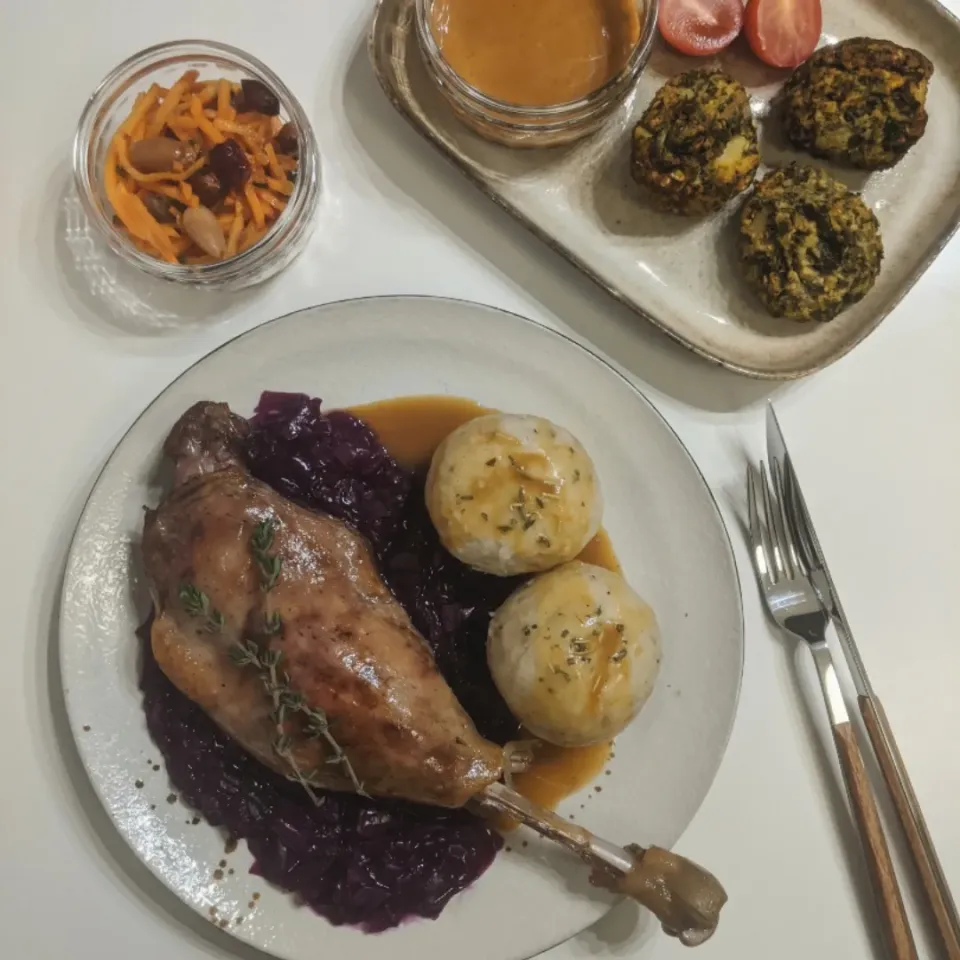 Goose Leg with Dumplings
Christmas Dinner 2020|ecywrさん