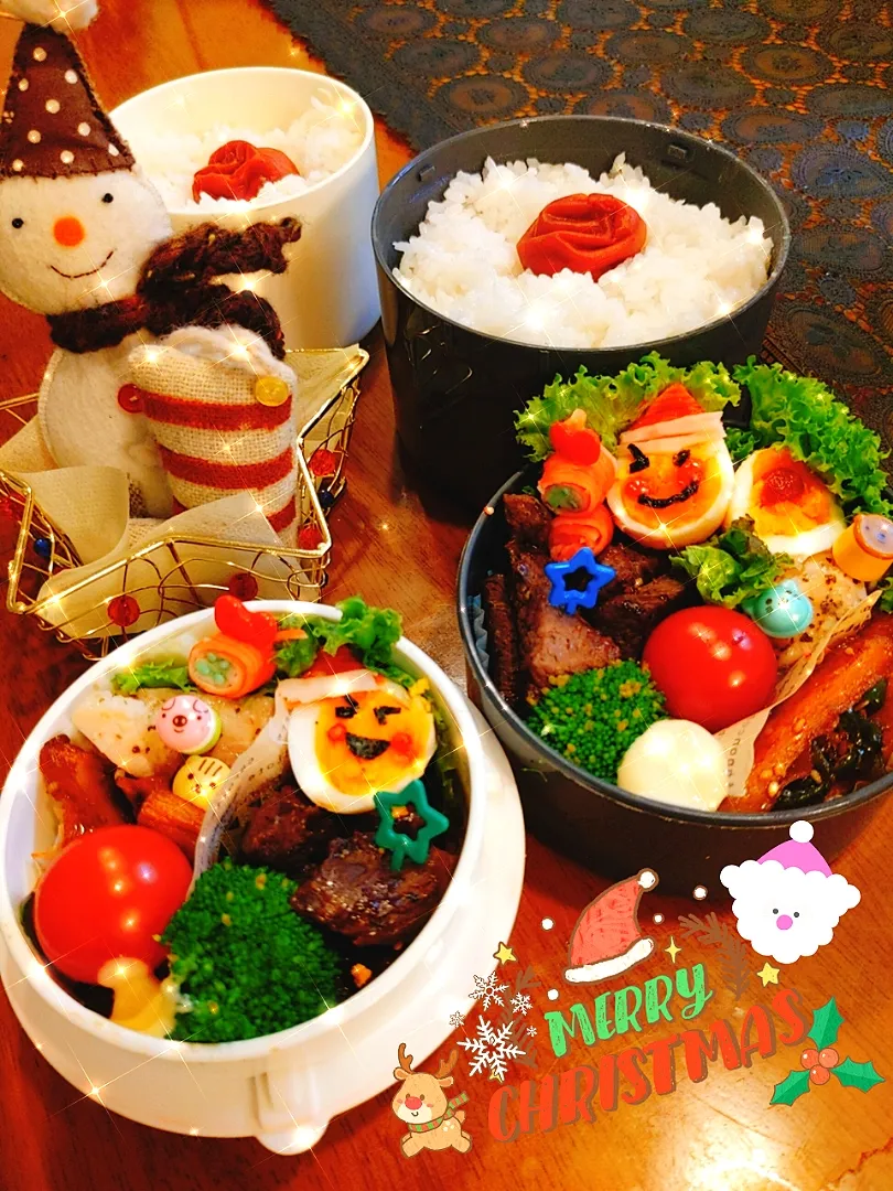 Snapdishの料理写真:初めてのキャラ弁★
クリスマスだけに少し豪華に仕上げて見ました✨サンタさんもなんか微妙やけど許して（笑）メインは国産の牛肉ステーキ赤ワイン仕立てで!!梅干しは自家製です♡|yuriさん