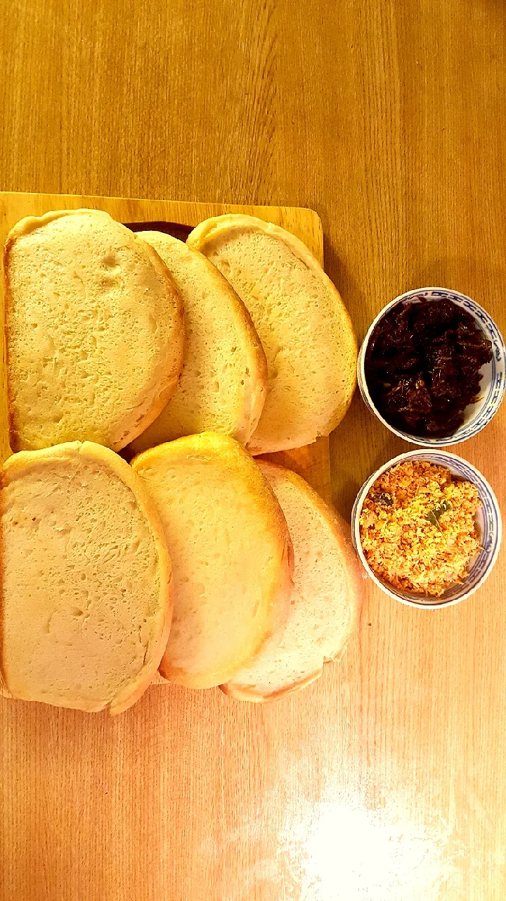 Snapdishの料理写真:jaffna Roast bread With sambal|Ragulさん