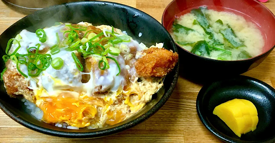 今日のﾗﾝﾁは カツ丼|mottomoさん