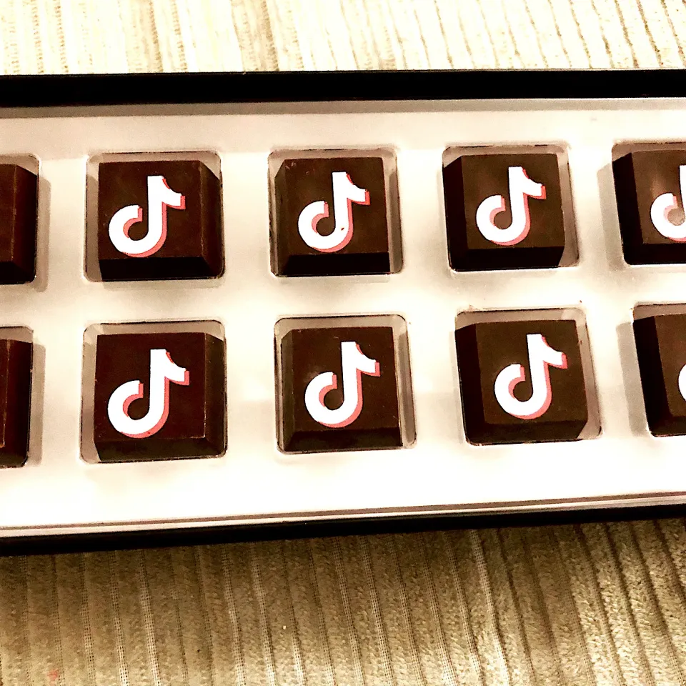 Tiktok chocolate from my daughter’s company.娘の会社のパートナーのTikTokからのチョコ、中々旨し😋|Hong Mi(hiromi )さん