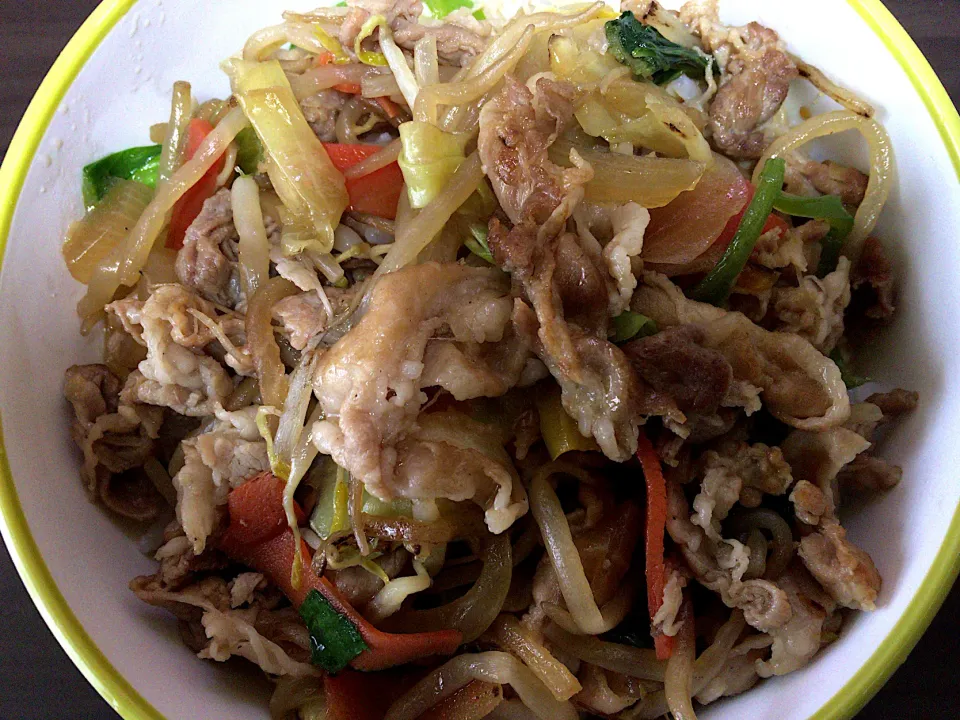 豚肉野菜炒め丼|ばーさんさん