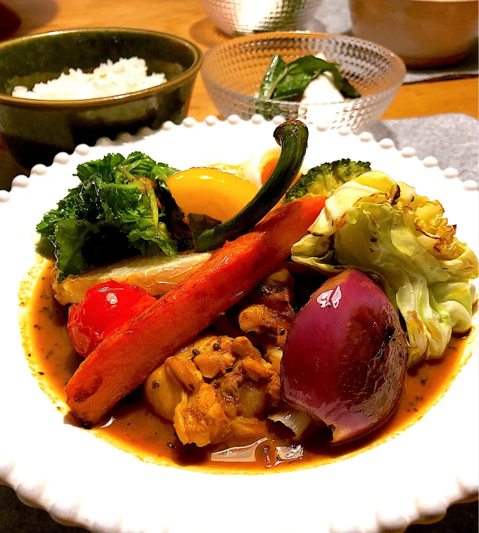 野菜どっさりチキンスープカレー🍛|けんちんさん