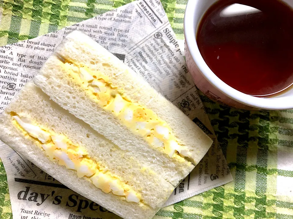 朝ご飯、タマゴサンドとアップルティー|ケンケンさん