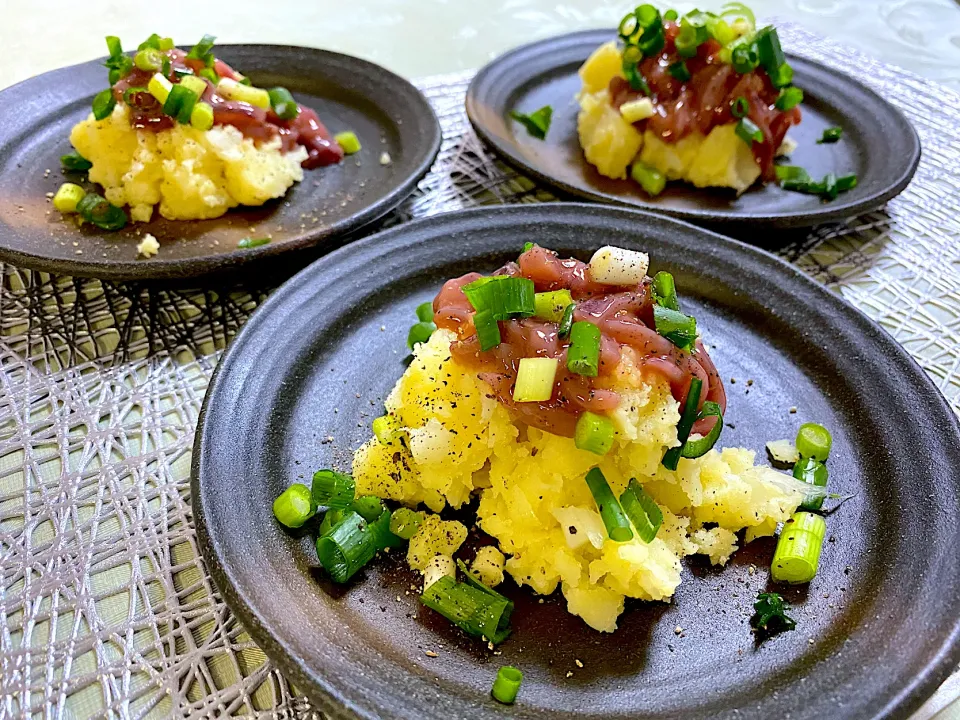 ひろりんさんの料理 イカの塩辛ポテサラ🥔🦑💕|ぽっちさん