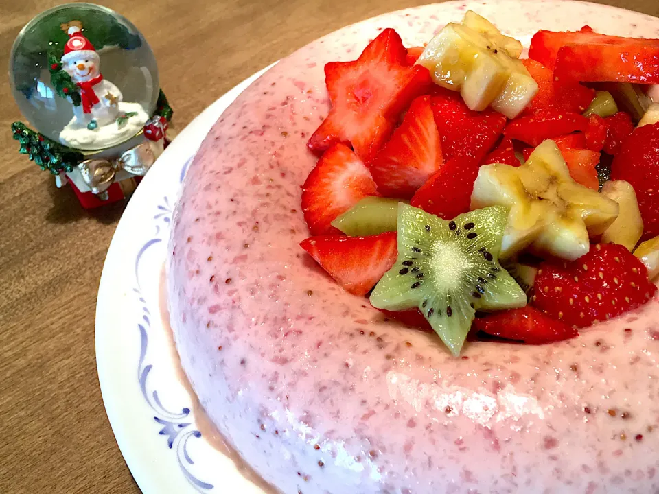 我が家の一日遅れのクリスマス🎄いちごババロア🍓|はるさん