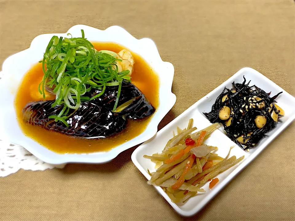 🌱鶏肉🍆茄子のおろしポン酢煮
キンピラ
ひじき大豆煮|eiyadeさん