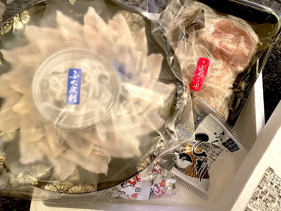 Snapdishの料理写真:クリスマスプレゼントが届きました‼️ 美味しく頂きます✨|yokoさん