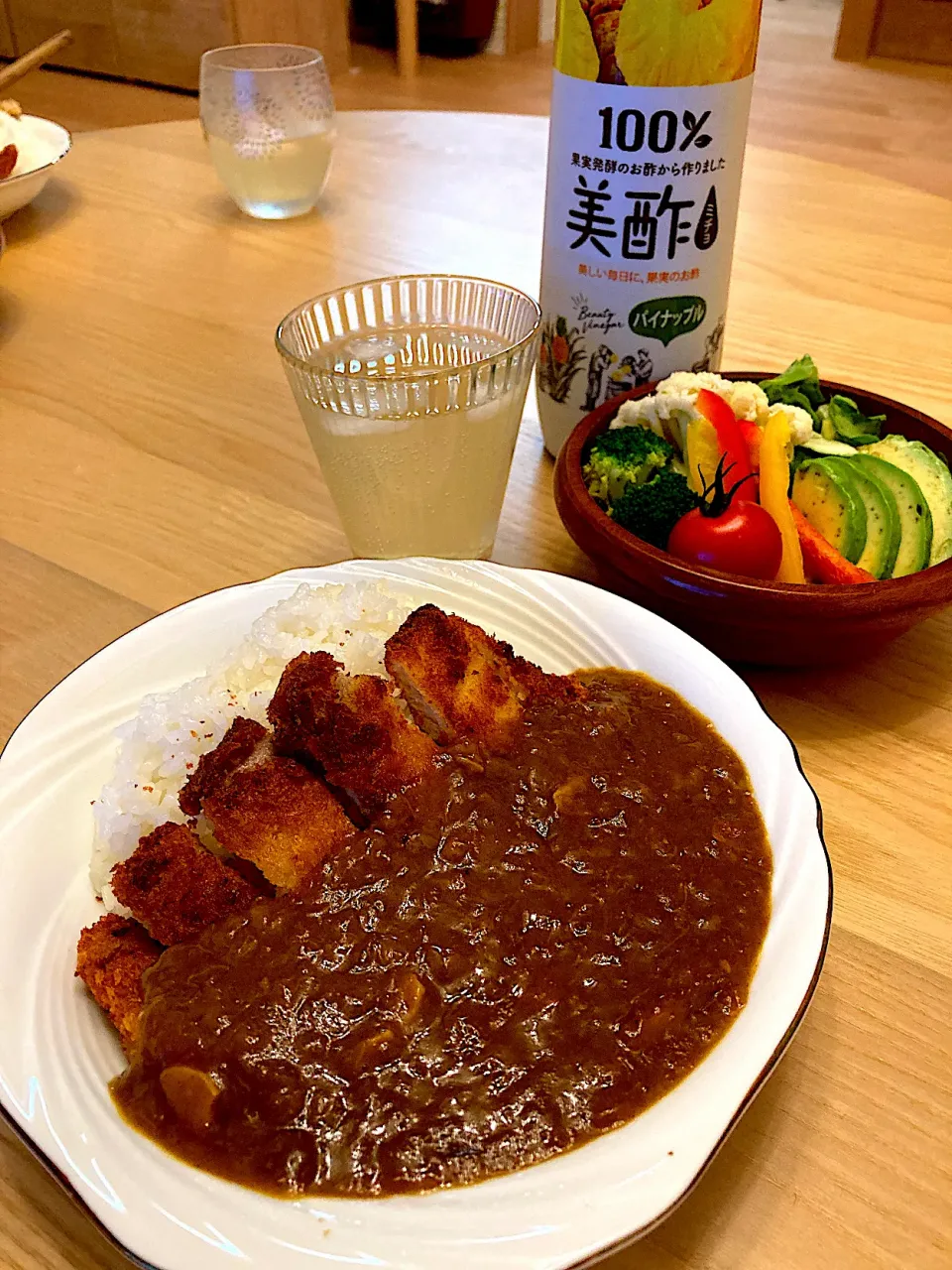 今日の夕食　カツカレー　サラダ|ふわ猫はなちゃんさん