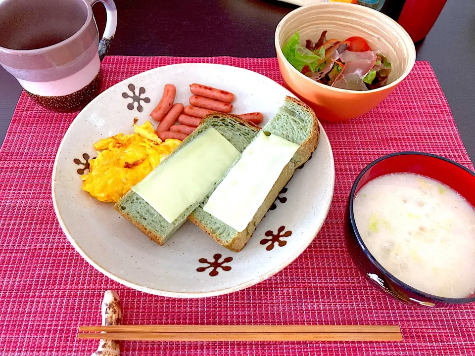 Snapdishの料理写真:朝ごはん🍳|めいこさん