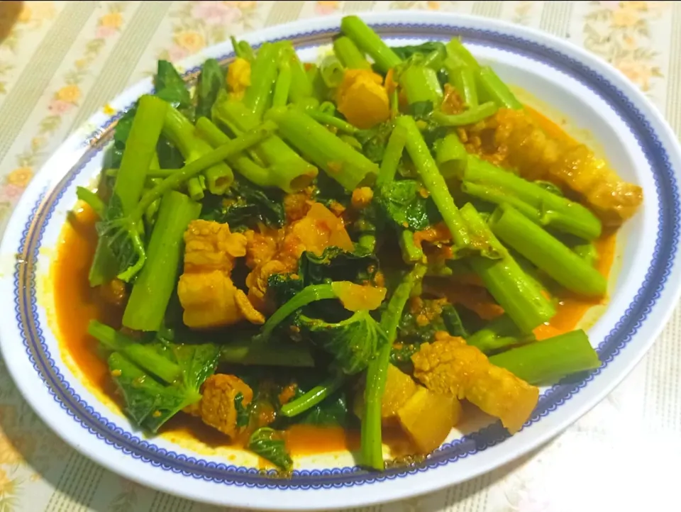 Stir Fried Morning Glory Chili Paste with Pork Belly|🌿Veerapan Mu🌿さん