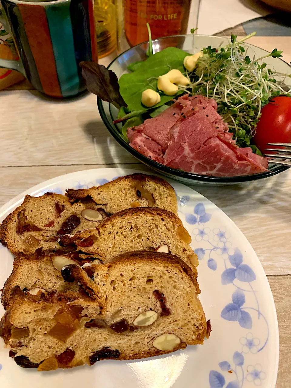 手作りシュトーレンで朝食🥣|みっこちゃんさん