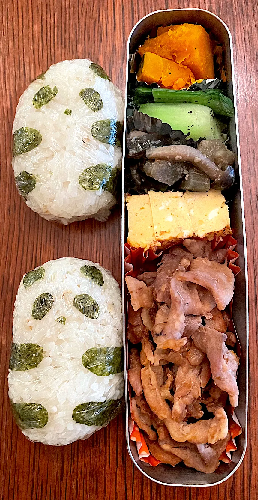 ランチ #パンダおにぎり  #生姜焼き弁当  #お弁当  #お弁当記録🍱|小松菜さん