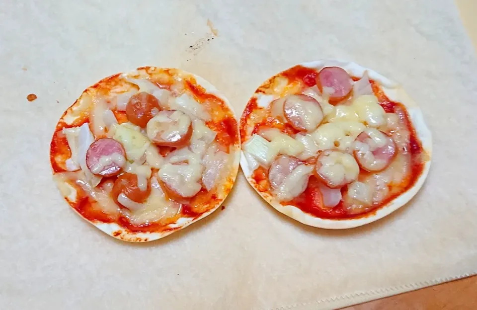 今日のお昼は餃子の皮ピザ🍕|みちゅあしさん