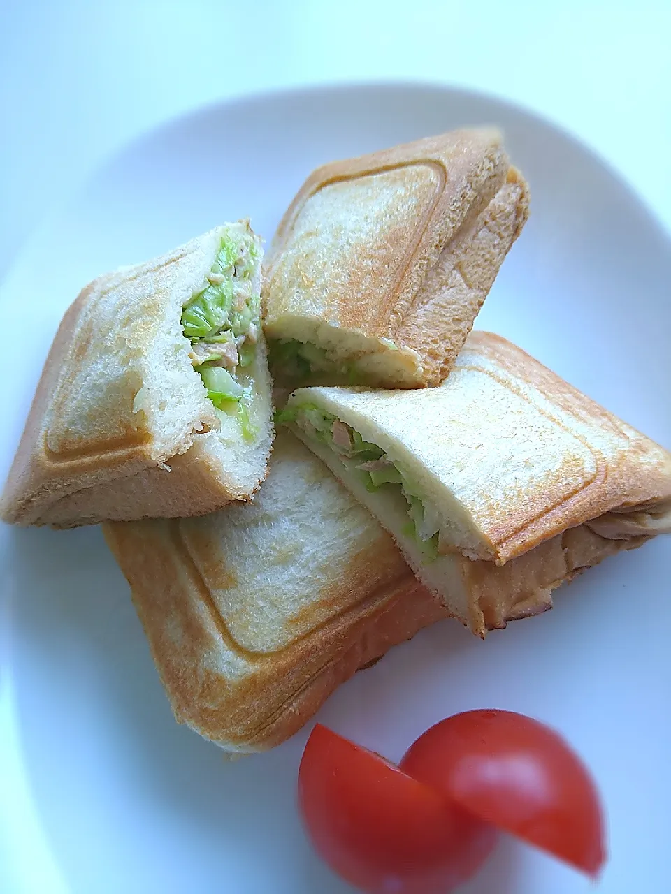 Snapdishの料理写真:ホットサンドで昼ごはん！|まめころさん