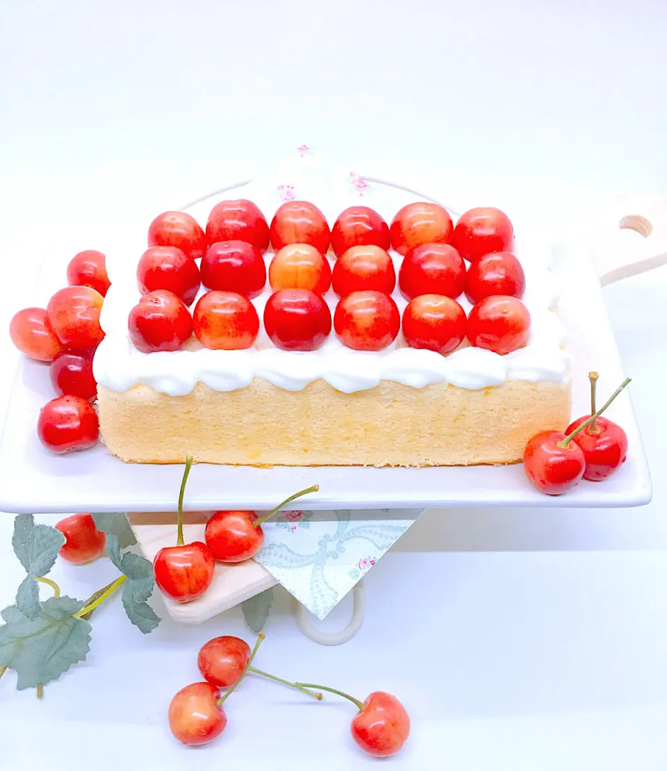 Snapdishの料理写真:前作ったさくらんぼのケーキ🍒🍒です|sucreroomさん