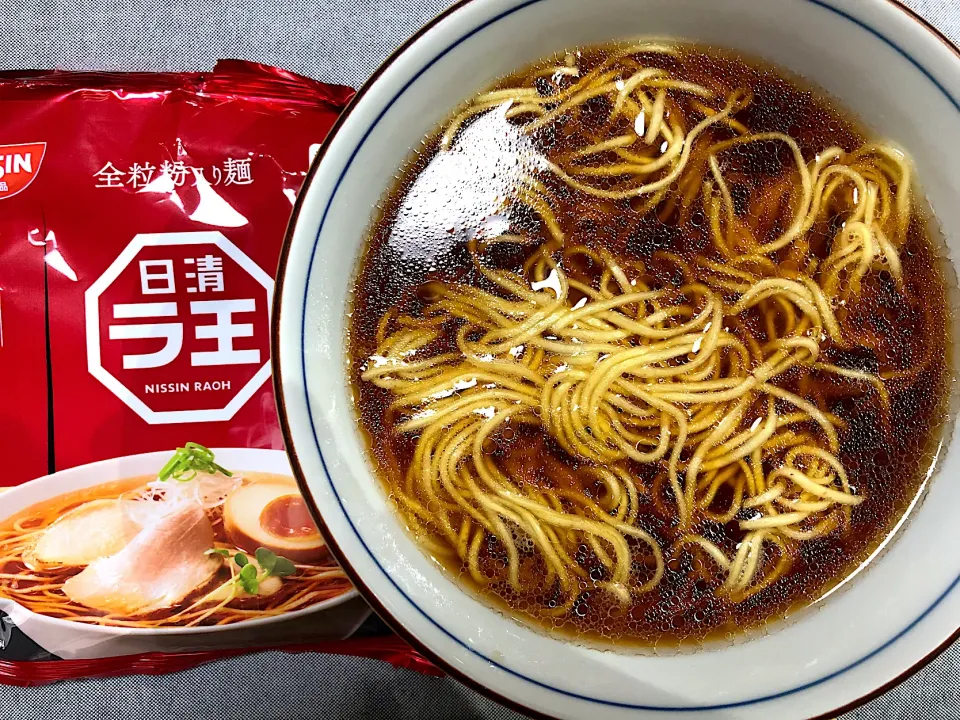 Snapdishの料理写真:ラーメン🍜日清ラ王|kudoさん