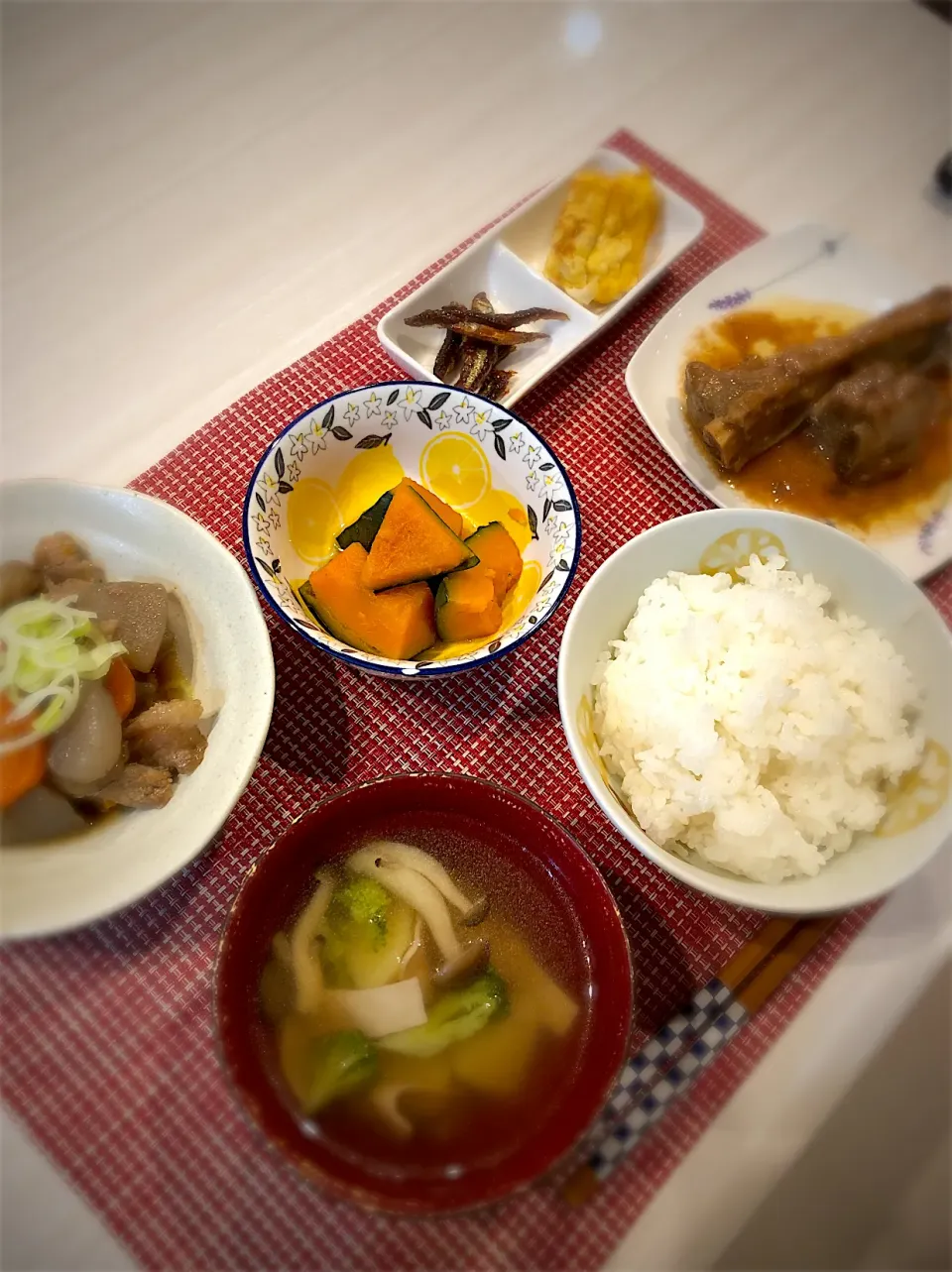 久しぶりの和食　　牛すじ煮込み　かぼちゃの煮物　玉子焼き　わかさぎの佃煮　スペアリブ　きのこ スープ|キヨさん