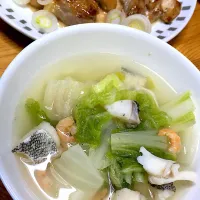 Snapdishの料理写真:干しエビと白菜のスープ　たら入り|hirona._花嫁修行中さん