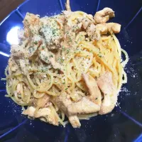 Snapdishの料理写真:鶏胸肉のシャリピアンソースパスタ|ssさん