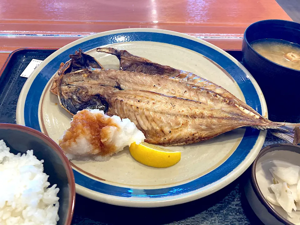 Snapdishの料理写真:ひもの職人のトロあじ定食|石田尚之さん